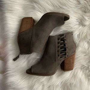 Open toe heel bootie NWOT